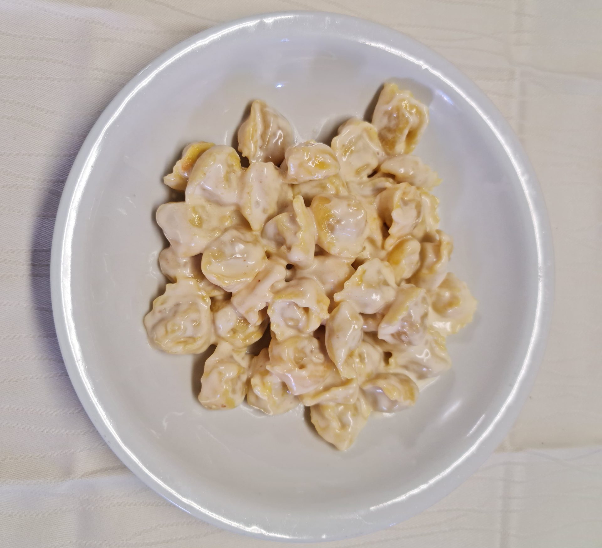 TORTELLINI DI CARNE ALLA PANNA